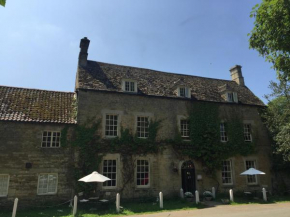  The Fox and Hounds  Оукхэм